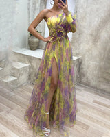 Mia - Bezaubernde Eleganz – One-Shoulder-Maxikleid mit hohem Schlitz | Abendkleid mit Federn und One-Shoulder-Träger