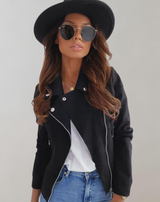 Mila - Schlanke kurze Jacke mit Reißverschluss