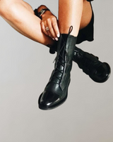 Sarah - Britischer spitze Zehe