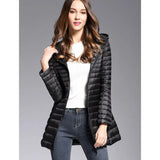 Damen Daunenjacke mit Kapuze – Leichte, warme Winterjacke in verschiedenen Farben