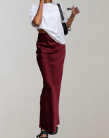 Isa - Elegante Satin Schwarz Trompete