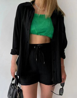 Sabrina – Umlegekragen und Shorts