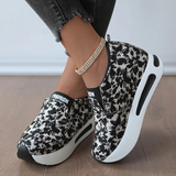 Jeena – schwarz-weiße Damen-Loafer mit atmungsaktivem Blumendruck