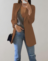 Jana – Damenanzug mit Polokragen