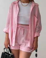 Sabrina – Umlegekragen und Shorts