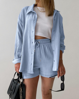 Sabrina – Umlegekragen und Shorts