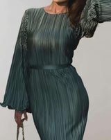 Chelsea - Tailliertes langes Kleid mit Falten