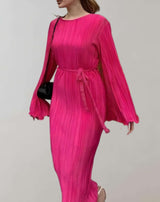 Chelsea - Tailliertes langes Kleid mit Falten