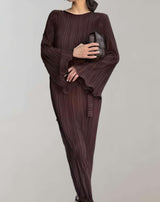 Chelsea - Tailliertes langes Kleid mit Falten