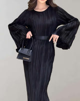 Chelsea - Tailliertes langes Kleid mit Falten