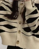 Erich - Gestrickter Pullover mit Knöpfen