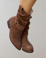 Grace - Hochgeschnittene Wildlederstiefel