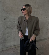 Avery - Minimalistische Frühlingsjacke mit Reissverschluss