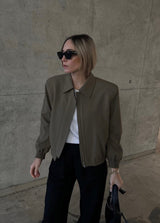 Avery - Minimalistische Frühlingsjacke mit Reissverschluss