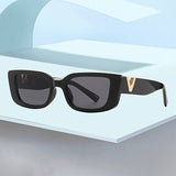 Bella – Sonnenbrille im V-Stil Schwarz-Gold | Vintage Sunglasses Women