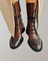 Ella - Hochgeschnittene flache Schnürstiefel für