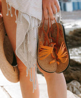 Mica - Spaziergang bei Sonnenuntergang: Flache Sandalen mit geflochtenen Riemen | Bunte geflochtene Sommersandalen