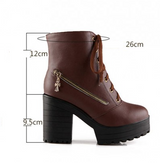 Britisch inspirierte Retro-Martin-Stiefel mit zeitloser Eleganz