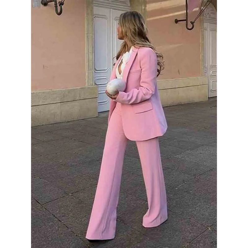 Annah – Set aus rosafarbenem Langarmblazer und Hose
