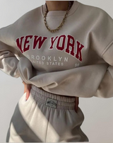 Jenny -  Sweatshirt mit Buchstaben