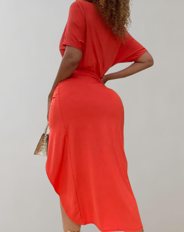Fioanna - Unregelmäßiges Sommerkleid mit kurzen Ärmeln