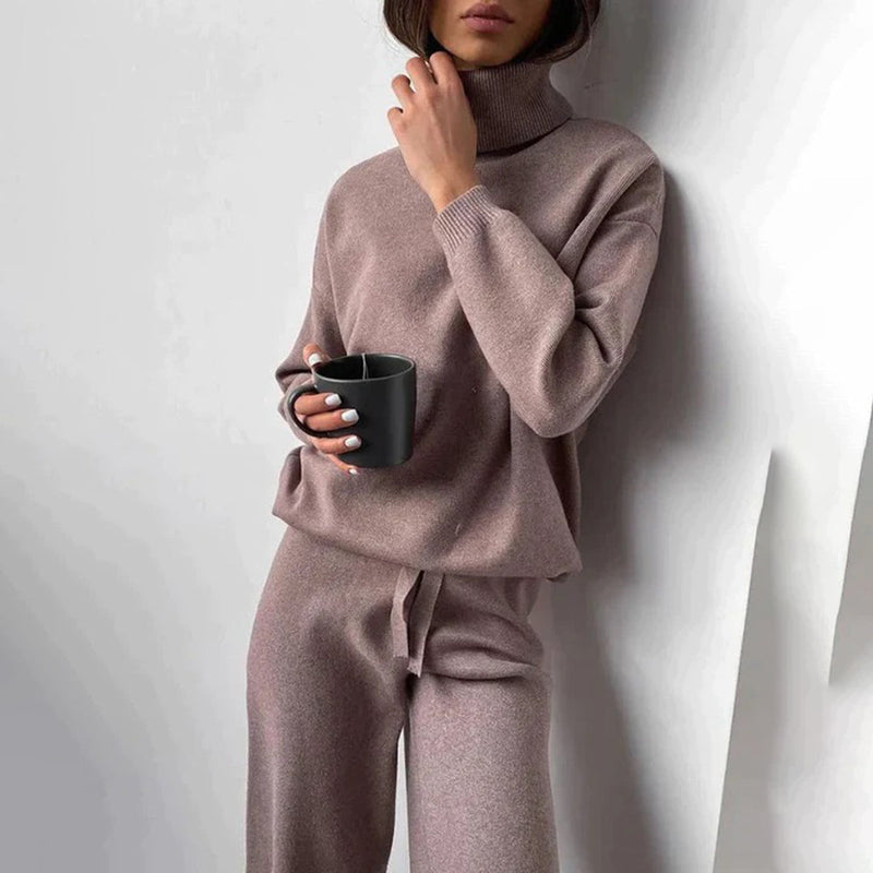 Luxuriöses Lounge Set für die kalte Saison: Eleganter Pullover und bequeme Hose für Herbst und Winter