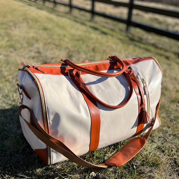 Maja - Eleganter Kleiderorganizer Umhängetasche aus Vegan Leder
