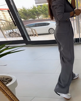 Eleganter Zweiteiliger Anzug mit Hochtaillenhose und raffinierter Jacke