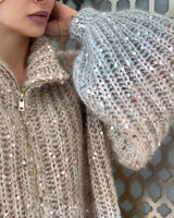 Elegante Damen Strickjacke mit Pailletten – Weiche, glänzende Cardigan-Jacke mit voluminösen Ärmeln
